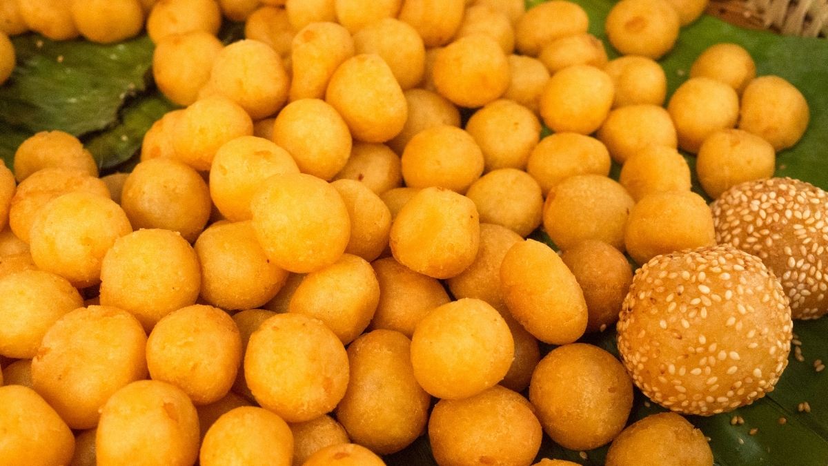 Sweet Potato Balls (Kanom Kai Nok Krata)